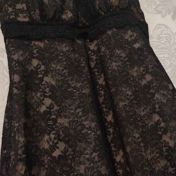 Elegant Lace Halter Bias Dress Teddy - Picture 3 of 7